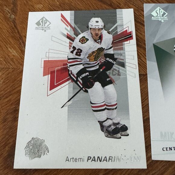 NHL Hockey Cards 12 Card Lot - Picture 9 of 13